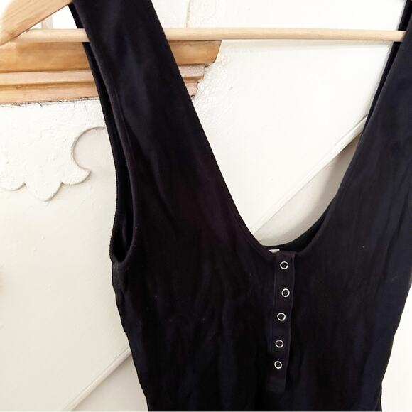Free People Intimately Black Sleeveless Scoop Neck Thong Bodysuit Size L - Picture 2 of 7